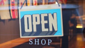 技術不要！スマホで店舗写真を魅力的に撮影・調整するコツ